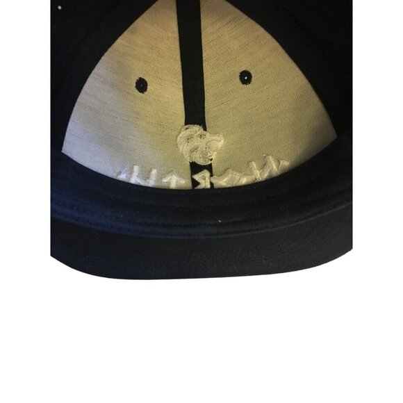 North Snapback Hat Black With White Embroidered Lion Design Adjustable Classic F - Picture 4 of 7
